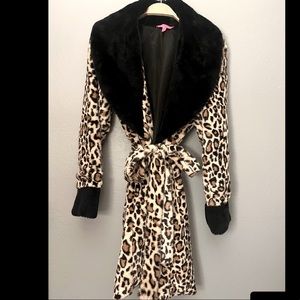 Betsy Johnson Faux Fur Size S Leopard Print Robe